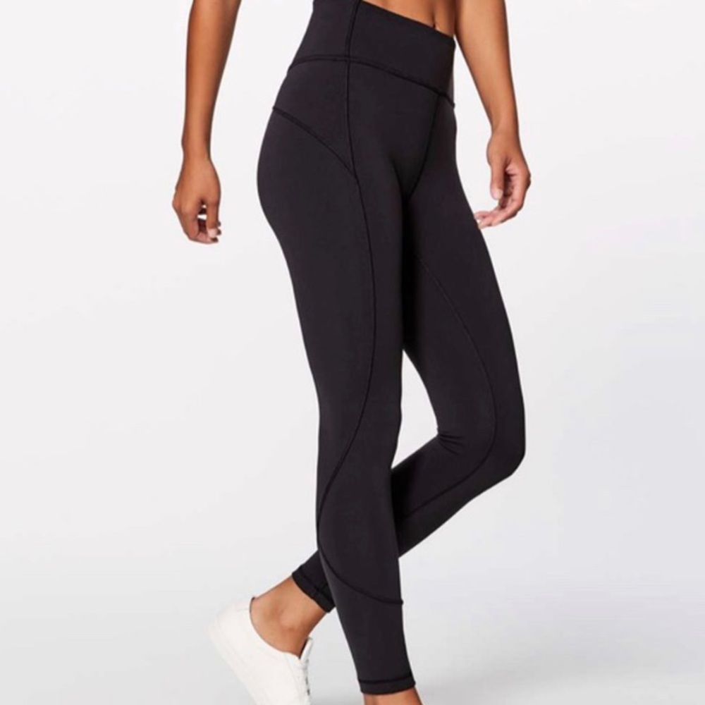Brand new lulu lemon size 2 leggings in motion